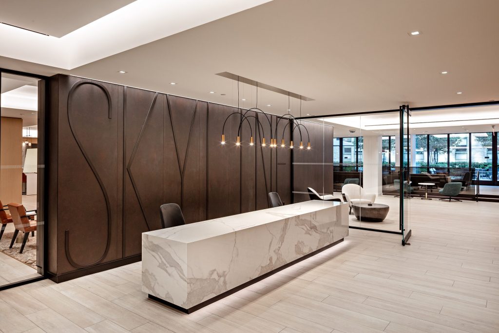 Skyline Meetings + Events Reception Reception desk at Skyline Meetings + Events at 200 Park Avenue